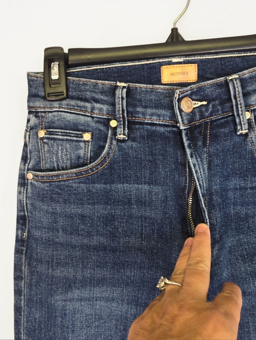 Mother The Dazzler Shift Jean Size 27 Dark Blue Denim Straight Leg Mid-rise - Picture 6 of 13
